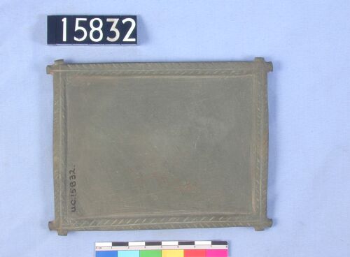 UC 15832 = Petrie, Prehistoric Egypt, 1920, pl. 44, 98W