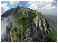 Ninno, cresta e cima principale dell'Accellica visti dal Varco del Paradiso.