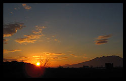 Partenza: l'alba e il vulcano campano visti dalla Napoli-Caserta 