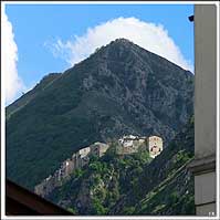 Castrovalva vista da Anversa degli Abruzzi