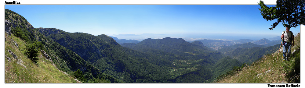 I Piani di Giffoni con la valle del fiume Picentino ... e il mare