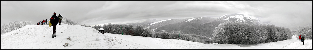 Panorama dalla cima del mt. Porco verso il Perrone - Serra Macchia Strinata - Mutria