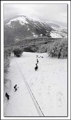 Foto scattata da un traliccio: il monte Mutria da O-S-Ovest