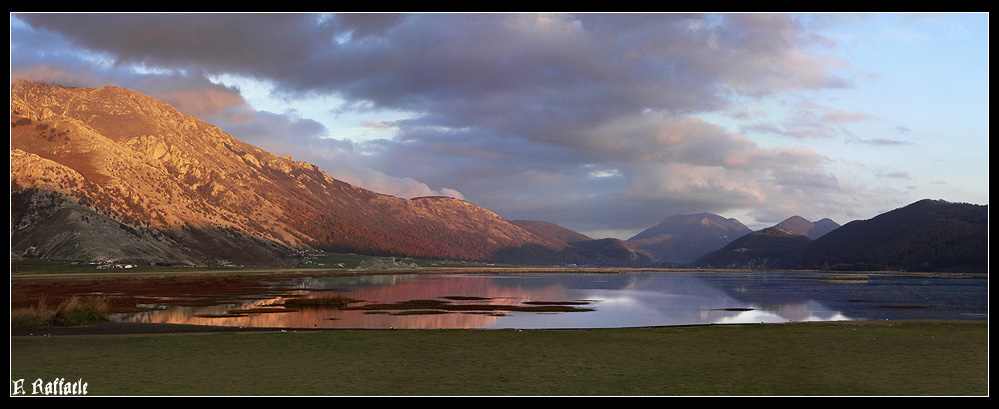 Lago Matese. A sinistra La Gallinola, al centro il Mutria