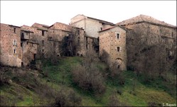 Castelpoto dal fiume Calore