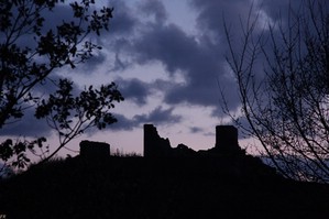 Castel di Gioia all'imbrunire