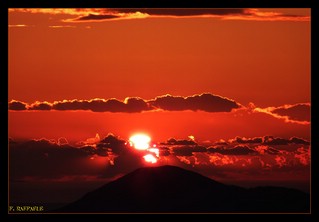 Zoomata sul tramonto (a sin. si vede Ponza)