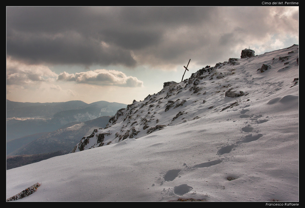 Croce sulla cima del Monte Pentime