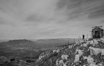 Uno sguardo dalla cima verso il Partenio