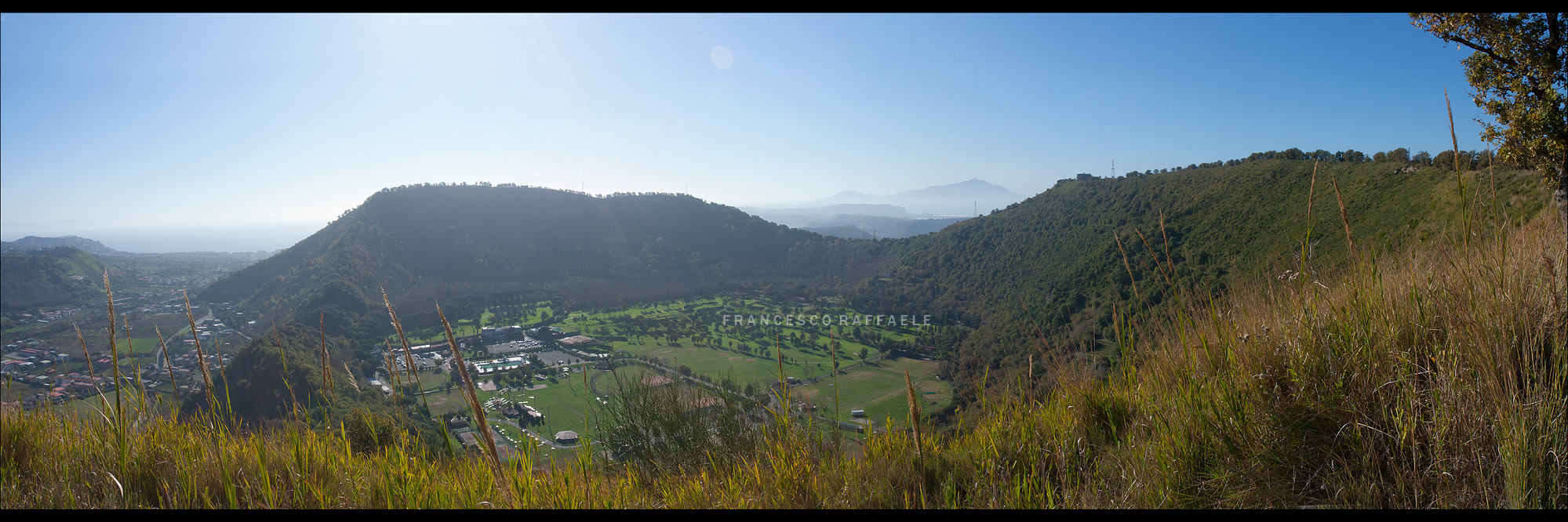 Muovi la barra per vedere l'intero panorama.