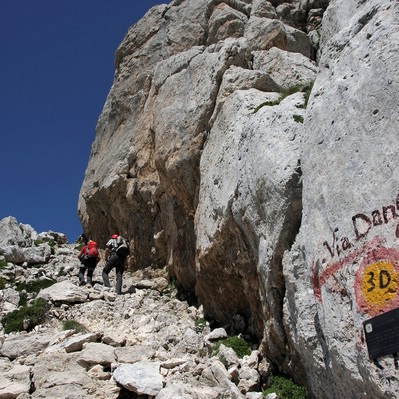 L'attacco della 'Ferrata Danesi' (o Via della Piccola Parete), sent. 107, ex 3D