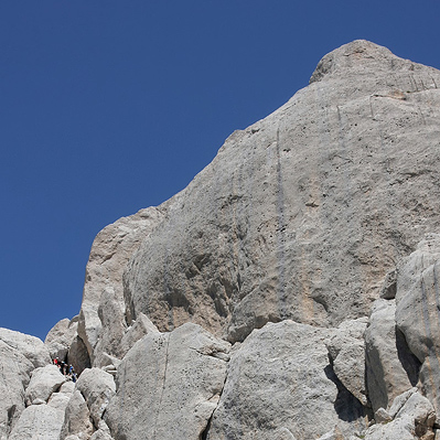 La "Piccola Parete" e il "buco" sulla via ferrata Danesi (sent.107)