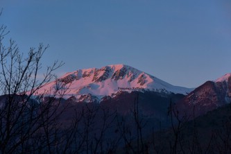 Monte Mare (Le Mainarde) all'alba Monte Mare all'alba