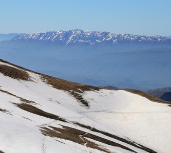 Il Sirente, con il Canalone Majori al centro