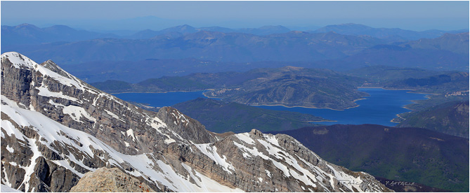 Lago di Campotosto dalla cima del Gran Sasso