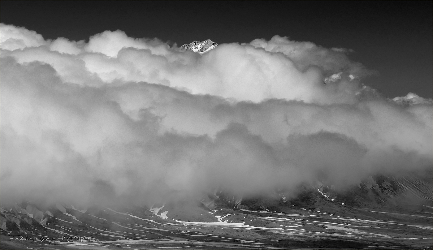 Cima del Mt. Prena tra le nubi